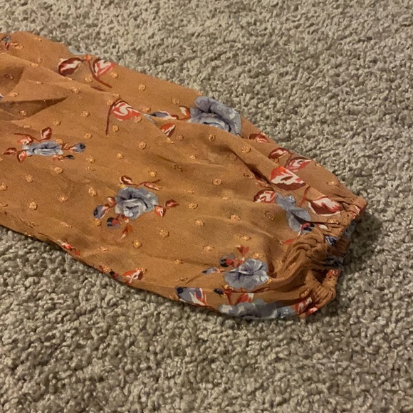 Floral blouse from forever 21 - Picture 5 of 5